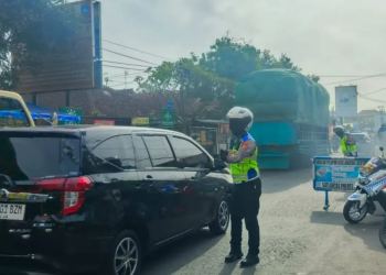 Polres Garut Berlakukan One Way Urai Kepadatan Arus Mudik