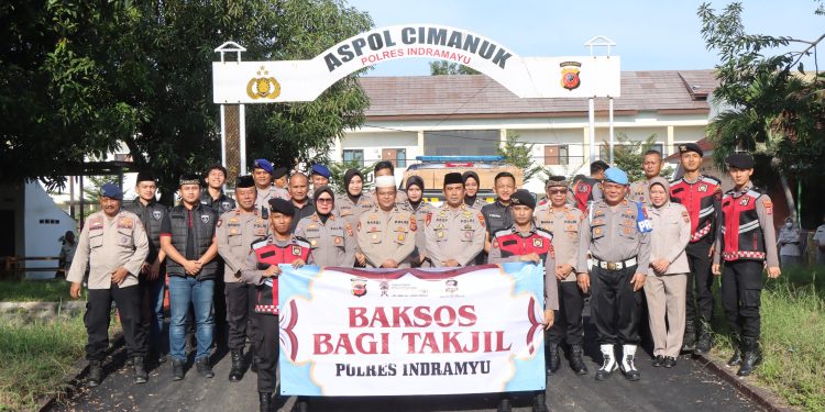 Polres Indramayu Tebar Kebaikan di Bulan Ramadhan: Takjil Gratis dan Jaga Kamtibmas
