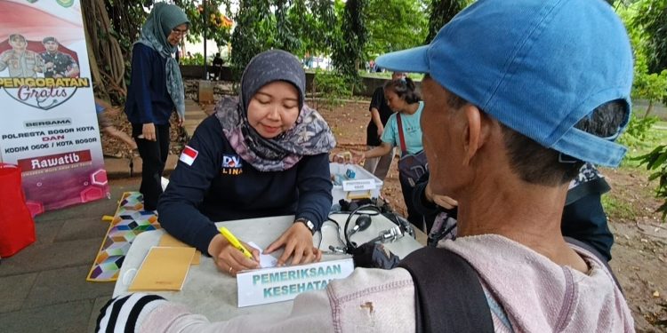 Polresta Bogor Kota Berbagi Kebaikan di Bulan Ramadan: Gelar Pemeriksaan Kesehatan Gratis di Alun-alun Kota Bogor
