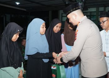 Kapolres Cirebon Kota bersama Forkopimda Kota Cirebon Gelar Tarawih Silaturahim dan Santunan Anak Yatim: Momen Kebersamaan dan Kepedulian di Bulan Ramadhan