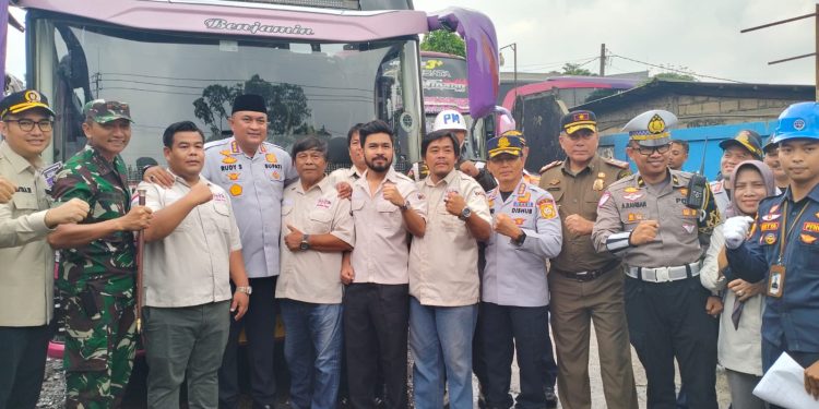 Polres Bogor Pastikan Keselamatan Mudik Lebaran: Rampcheck dan Pemeriksaan Kesehatan Pengemudi Bus Dilakukan