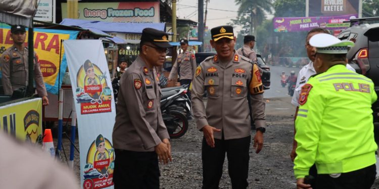 Kapolres Ciamis Tinjau Pos Pengamanan Operasi Ketupat Lodaya 2025: Pastikan Kesiapan Personel dan Fasilitas, Jamin Mudik Lebaran Aman dan Lancar