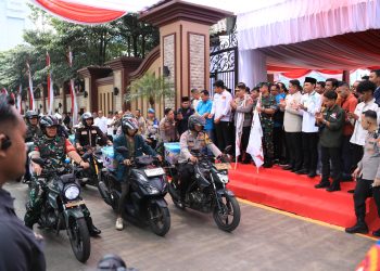 TNI-Polri Bagi 161 Ribu Paket Bansos Jelang Ramadhan: Sinergi untuk Negeri