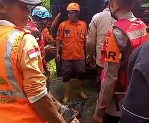 Polda Jabar Bergerak Cepat, Korban Banjir Bandang Cisarua Ditemukan