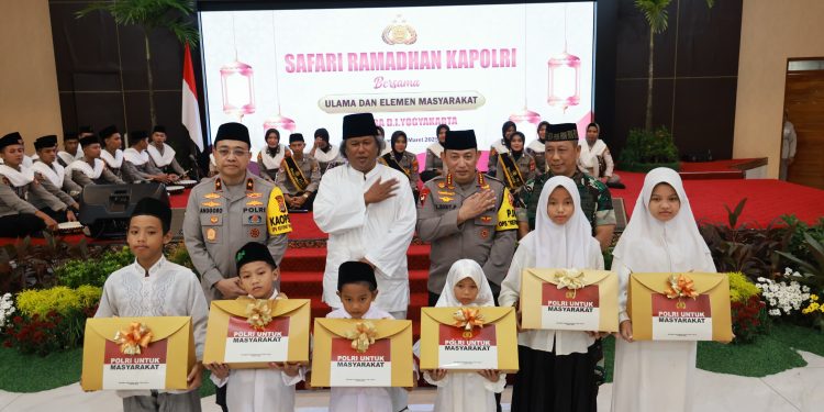 Perkuat Sinergitas TNI-Polri, Ulama, dan Masyarakat, Kapolri Hadiri Safari Ramadhan Di Jogja