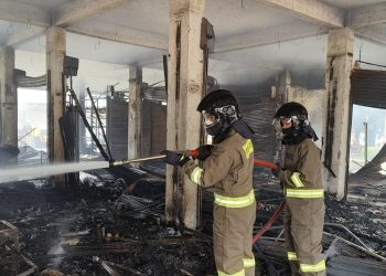 Brimob Polda Jabar Bantu Padamkan Kebakaran Pasar Jumat Purwakarta