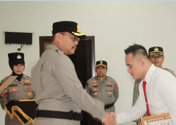 Polres Purwakarta Beri Penghargaan Personel Berprestasi, Dorong Kinerja Optimal