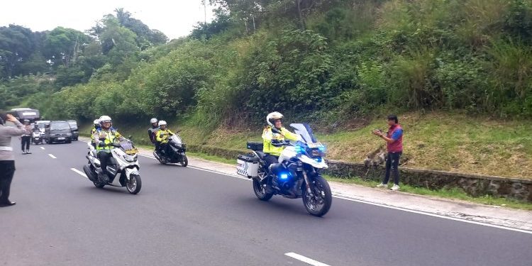Wakapolda Jabar Pantau Arus Mudik di Garut dan Tasikmalaya, Pastikan Keamanan dan Kelancaran