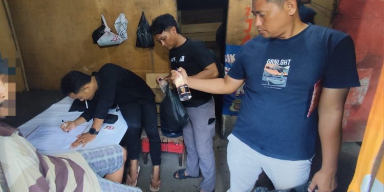 Polresta Cirebon Berhasil Sita 71 Botol Miras dalam Razia Pekat