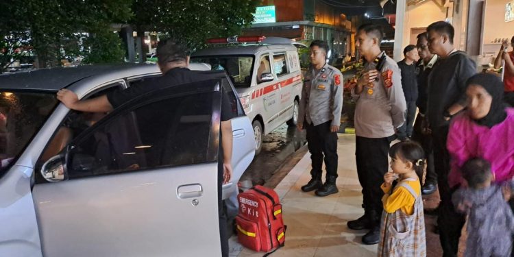 Aksi Heroik Personel Polres Purwakarta Selamatkan Pemudik Serangan Jantung di Tol Cipularang