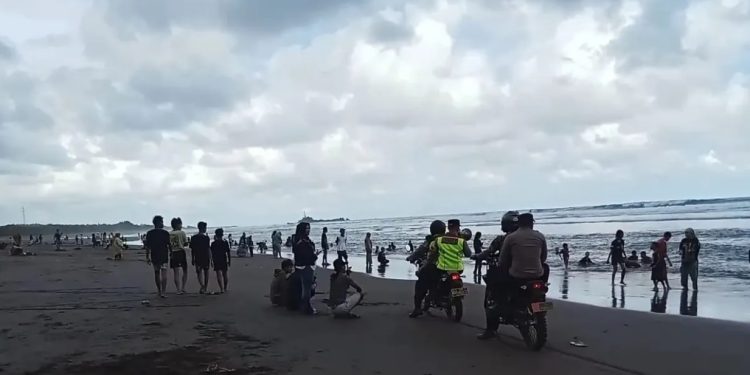 Polres Tasikmalaya Pastikan Keamanan Wisatawan di Pantai Selatan