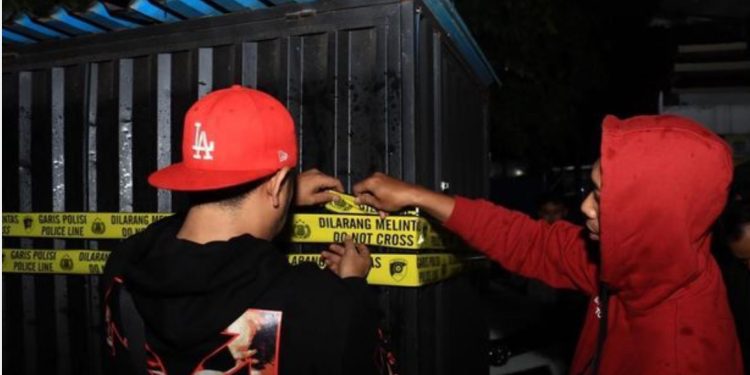 Polrestabes Bandung Bongkar Penjualan Obat Keras Terlarang Berkedok Toko Ponsel