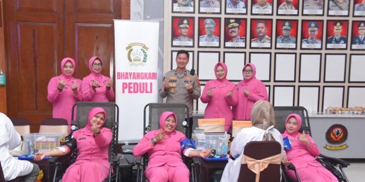 Polrestabes Bandung Gelar Donor Darah, Tunjukkan Kepedulian Sosial