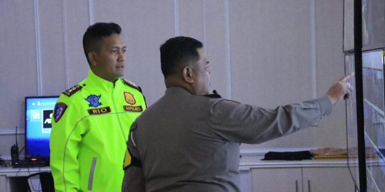 Kapolres Bogor Pantau Arus Lalu Lintas Puncak Lewat CCTV