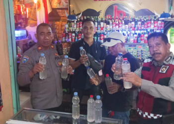 Langkah Tegas Cegah Peredaran Minuman Beralkohol, Polsek Tanah Sareal Sita 30 Botol Ciu dalam Operasi Miras