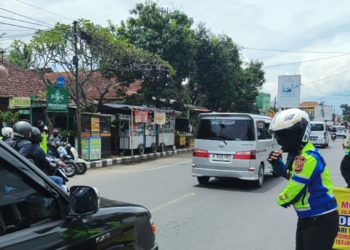 Arus Balik Lebaran di Garut Meningkat: Polres Terapkan Sistem One Way 13 Kali, Urai Kemacetan dan Jamin Kelancaran Perjalanan