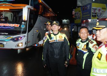 Polres Cirebon Kota Awasi Arus Balik Lebaran: Kapolres Tinjau Langsung Jalur Arteri, Pastikan Perjalanan Lancar dan Aman