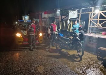 Polsek Kawali Polres Ciamis Patroli Malam Hari: Jaga Keamanan Warga Selama Libur Lebaran, Tingkatkan Rasa Aman dan Nyaman