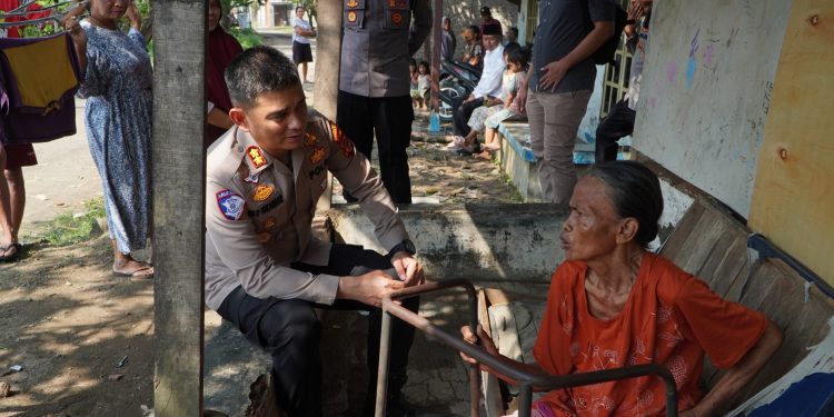 Kapolres Cirebon Kota Sambangi Warga Lemahwungkuk, Jalin Sinergi untuk Kamtibmas Kondusif