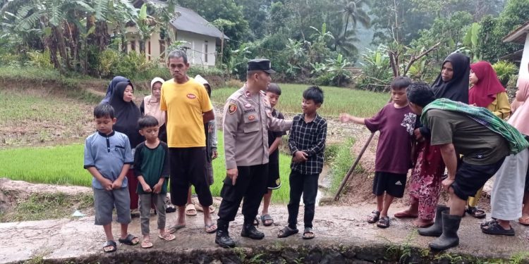 Anak Usia 5 Tahun Terseret Arus, Tim Gabungan Polsek Singajaya Masih Lakukan Pencarian