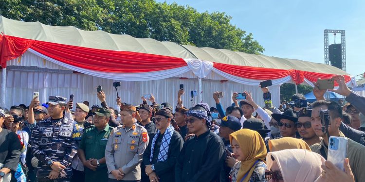 Pengamanan Maksimal Polres Indramayu Sukseskan Pesta Nadran Nelayan Karangsong
