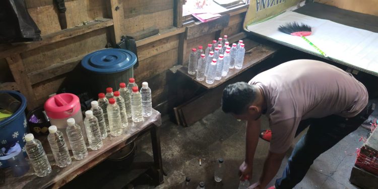 Polresta Cirebon Razia Miras di Tiga Lokasi: 130 Botol Disita, Komitmen Jaga Ketertiban dan Kesehatan Masyarakat