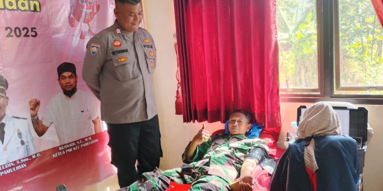 TNI dan Polri Bersinergi di Garut: Ikut Bhakti Sosial Donor Darah, Tingkatkan Kemanusiaan dan Ketersediaan Stok Darah
