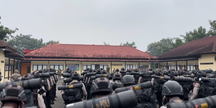 335 Personel Muda Brimob Polda Jabar Ikuti Latihan Berganda di Sumedang