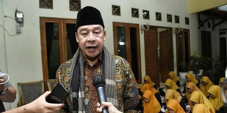 Sesepuh Pondok Buntet Apresiasi Kinerja Polri dalam Pengamanan Mudik Lebaran 2025