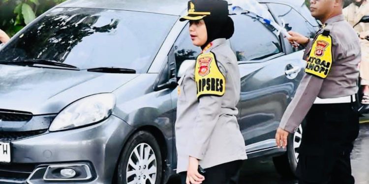 Kapolresta Cirebon Pantau Langsung Arus Lalu Lintas Operasi Ketupat Lodaya 2025