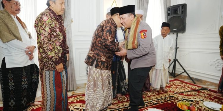 Kunjungi Cirebon, Kapolri Resmikan Pondok Pesantren