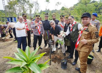Rocky Gerung Apresiasi Jambore Karhutla dan Konsep “Green Policing”: Tanam Pohon, Tumbuhkan Harapan