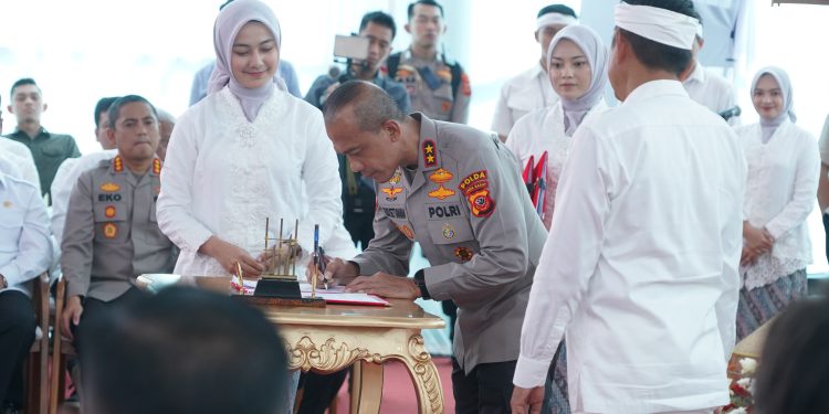Rapat Bersama Gubernur, Kapolda Jabar Tekankan Polres dan Pemda Bersama Sama Wujudkan Jabar Makmur