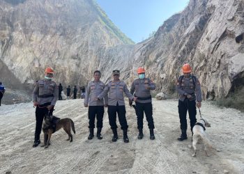 Tim K9 Polda Jabar Dikerahkan untuk Percepat Pencarian Korban Longsor Gunung Kuda