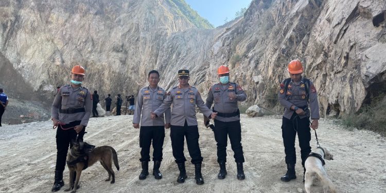 Tim K9 Polda Jabar Dikerahkan untuk Percepat Pencarian Korban Longsor Gunung Kuda