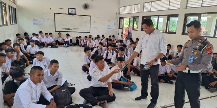 Polresta Cirebon Sosialisasikan Program Green Service, Permudah Pembuatan SIM dan SKCK