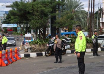 Polres Bogor Terapkan One Way, Urai Kemacetan di Puncak