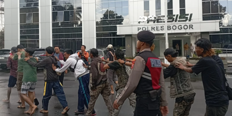 Razia Gabungan TNI-Polri, Satpol PP, dan Dishub Berhasil Amankan 10 Orang di Bogor