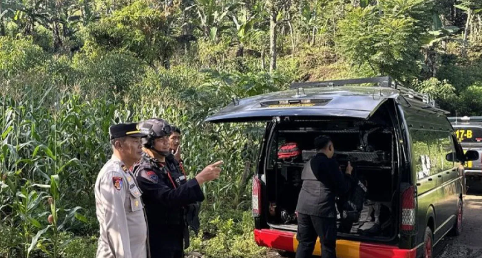 Tim Jihandak Brimob Polda Jabar Sukses Musnahkan Mortir di Garut