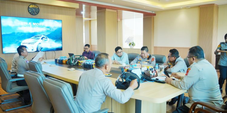 Polda Jabar Gelar Rapat Pembahasan Mobil ETLE Ditlantas : Langkah Strategis Menuju Penegakan Hukum Lalu Lintas yang Lebih Modern dan Efektif