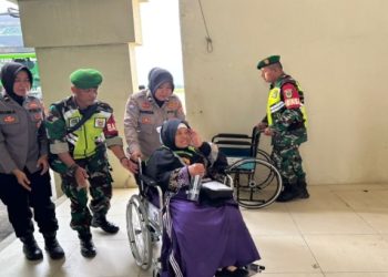 Pastikan Pengamanan Wakapolres Indramayu Pantau Keberangkatan CJH