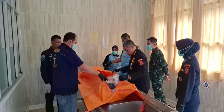 Tim DVI Lakukan Penanganan Korban Ledakan Disposal Amunisi Di Cibalong