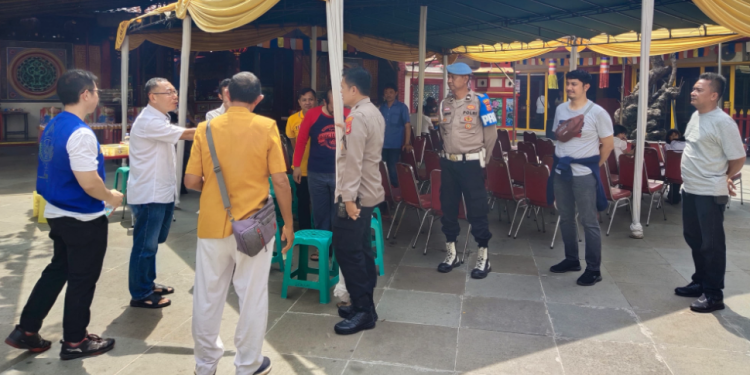 Polres Cirebon Kota Amankan Perayaan Waisak di Vihara Dewi Welas Asih