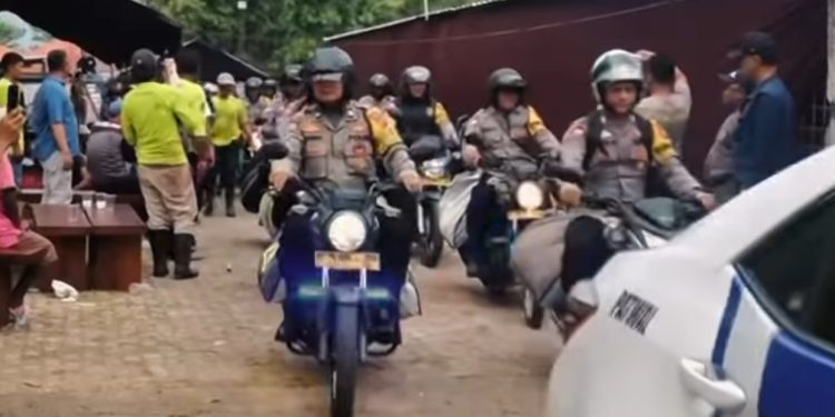 Polresta Bandung Bagikan 1.600 Paket Daging Kurban di Iduladha 1446 H