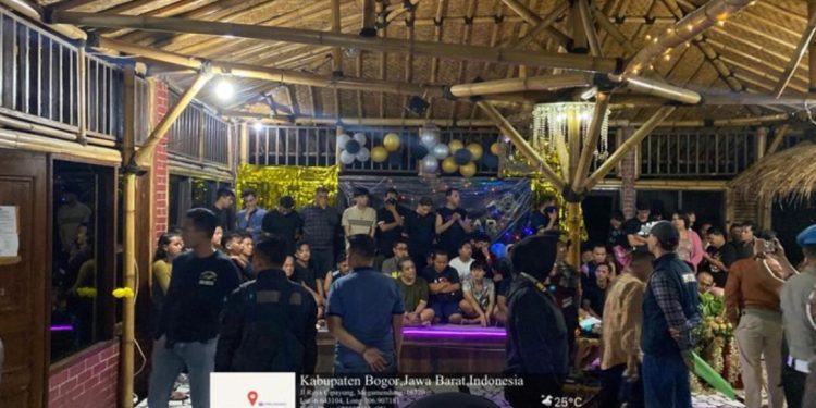 Polisi Amankan 75 Orang di Villa Puncak, Diduga Pertemuan LGBT