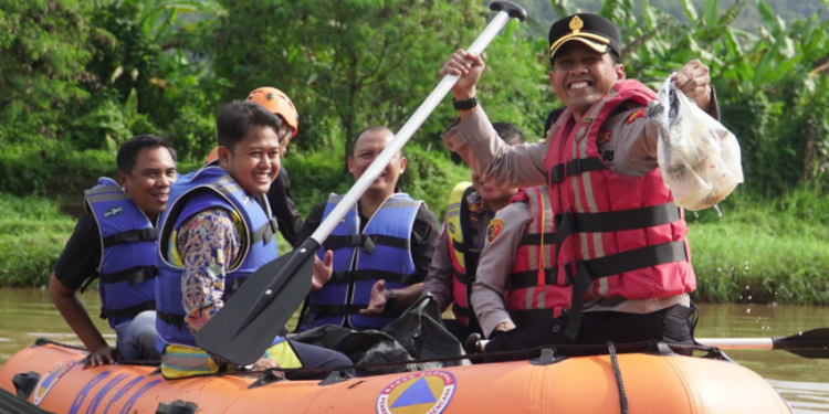 Polres Banjar, BBWS Citanduy, dan BPBD Gelar Susur Sungai Citanduy, Bersihkan Sampah dan Edukasi Masyarakat