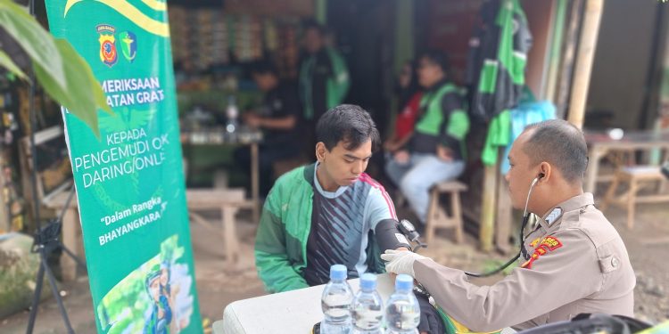 Polres Ciamis Rayakan Hari Bhayangkara ke -79 dengan Bakti Kesehatan Gratis untuk Driver Ojol