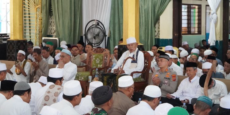 Kapolres Cirebon Kota Hadiri Haul ke-19 Kang Ayip Muh di Ponpes Jagasatru