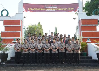 Polres Cirebon Kota Ziarah dan Tabur Bunga di TMP Kesenden, Kenang Jasa Pahlawan dalam Peringatan Hari Bhayangkara ke-79