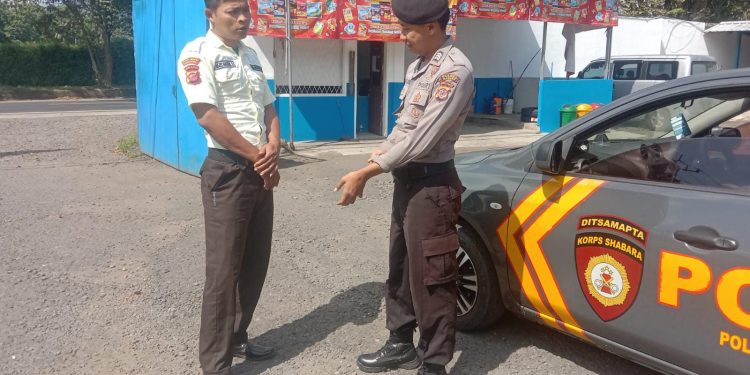 Cegah Kejahatan di Pemukiman Padat, Polsek Purwaharja Banjar Laksanakan Patroli Dialogis